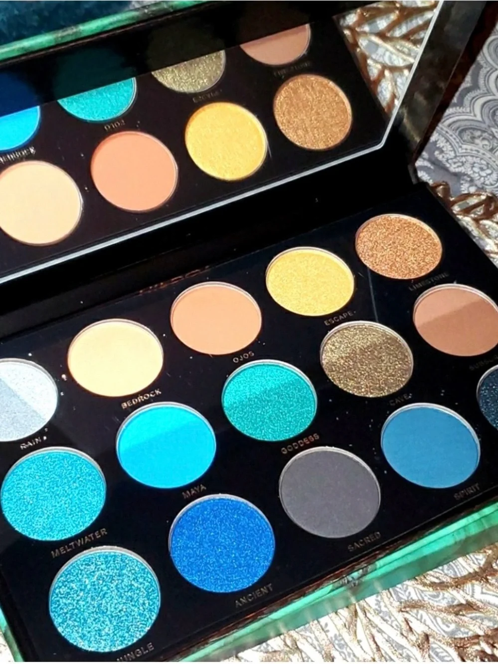 hipdot vibrant teal